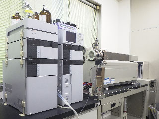 液体クロマトグラフ質量分析装置 (LC/MS/MS)
